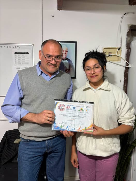 Atleta del IES N.º 6013 rumbo a Cachi