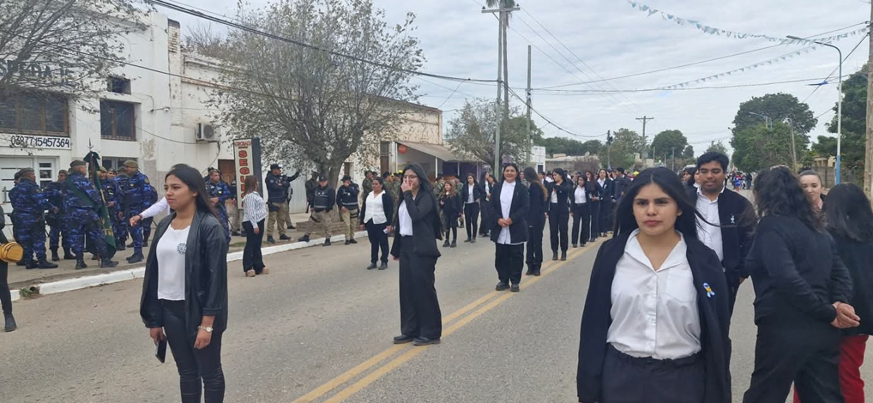 NUESTRO INSTITUTO PARTICIPO DEL GRAN DESFILE